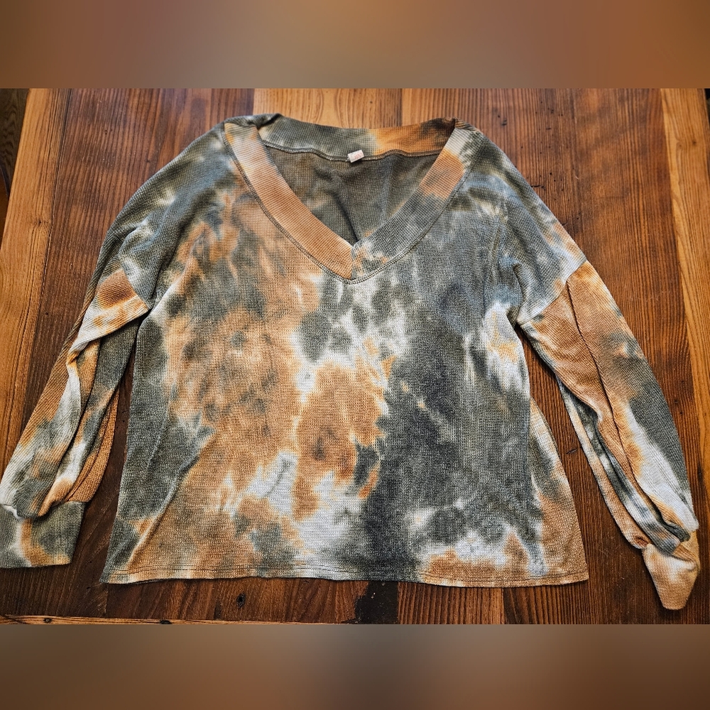 7th Ray Earthy Tie-Dye V-Neck Long Sleeve Top